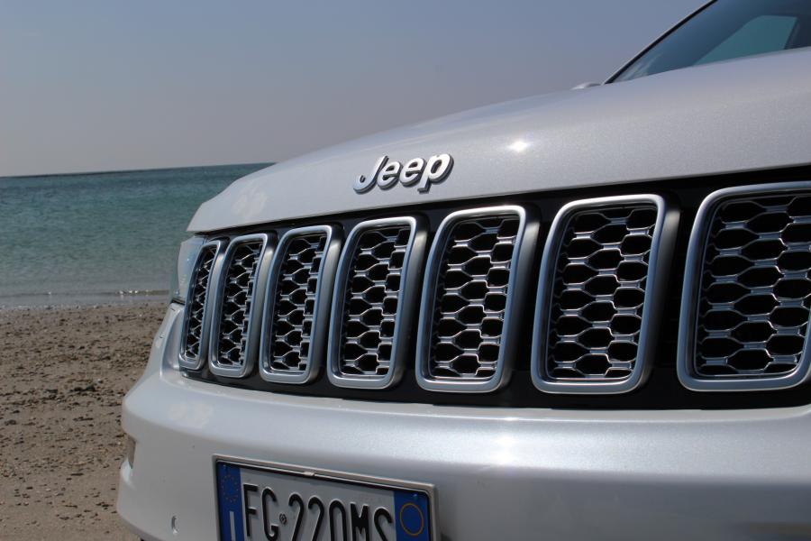 Детали экстерьера Jeep Grand Cherokee Summit 2016 года  (WW) (фото 15 из 28)